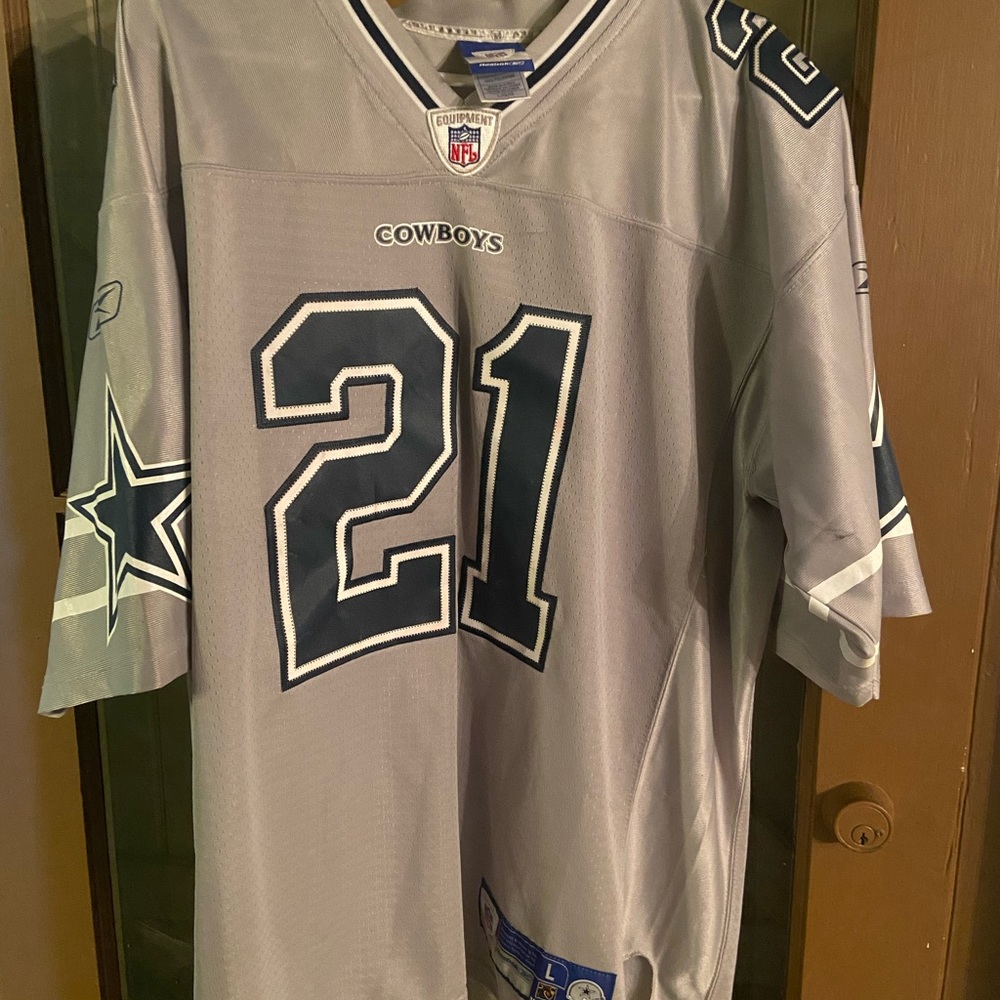 Dallas cowboy jones 21 jersey